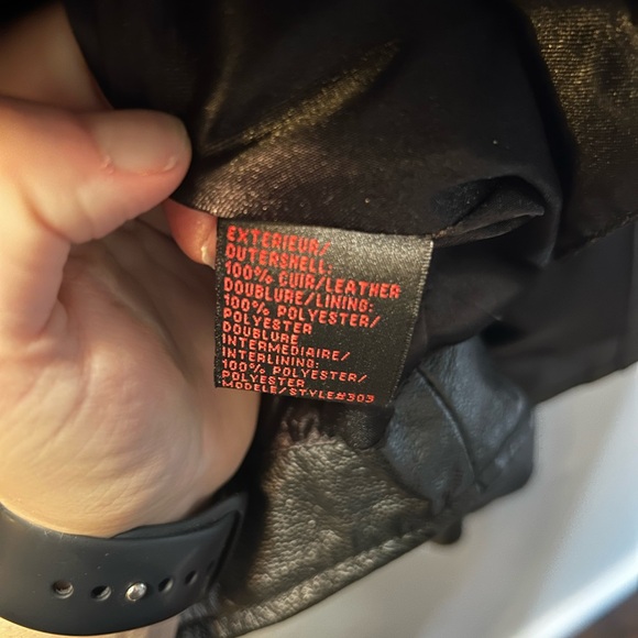 Ladies Leather Jacket - Picture 2 of 4